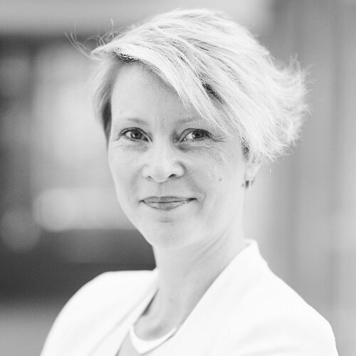 Headshot Photo of Sara Bigwood