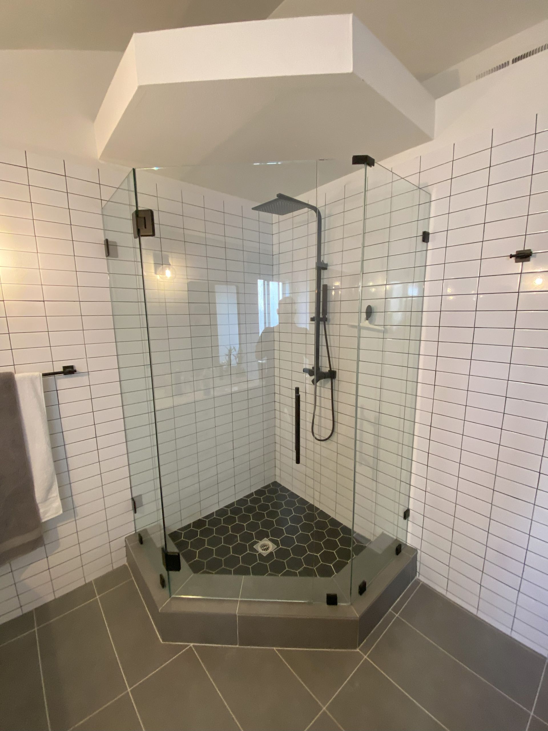 Ultra-clear tempered safety glass installed by Glassology with polished edges and seamless joints
