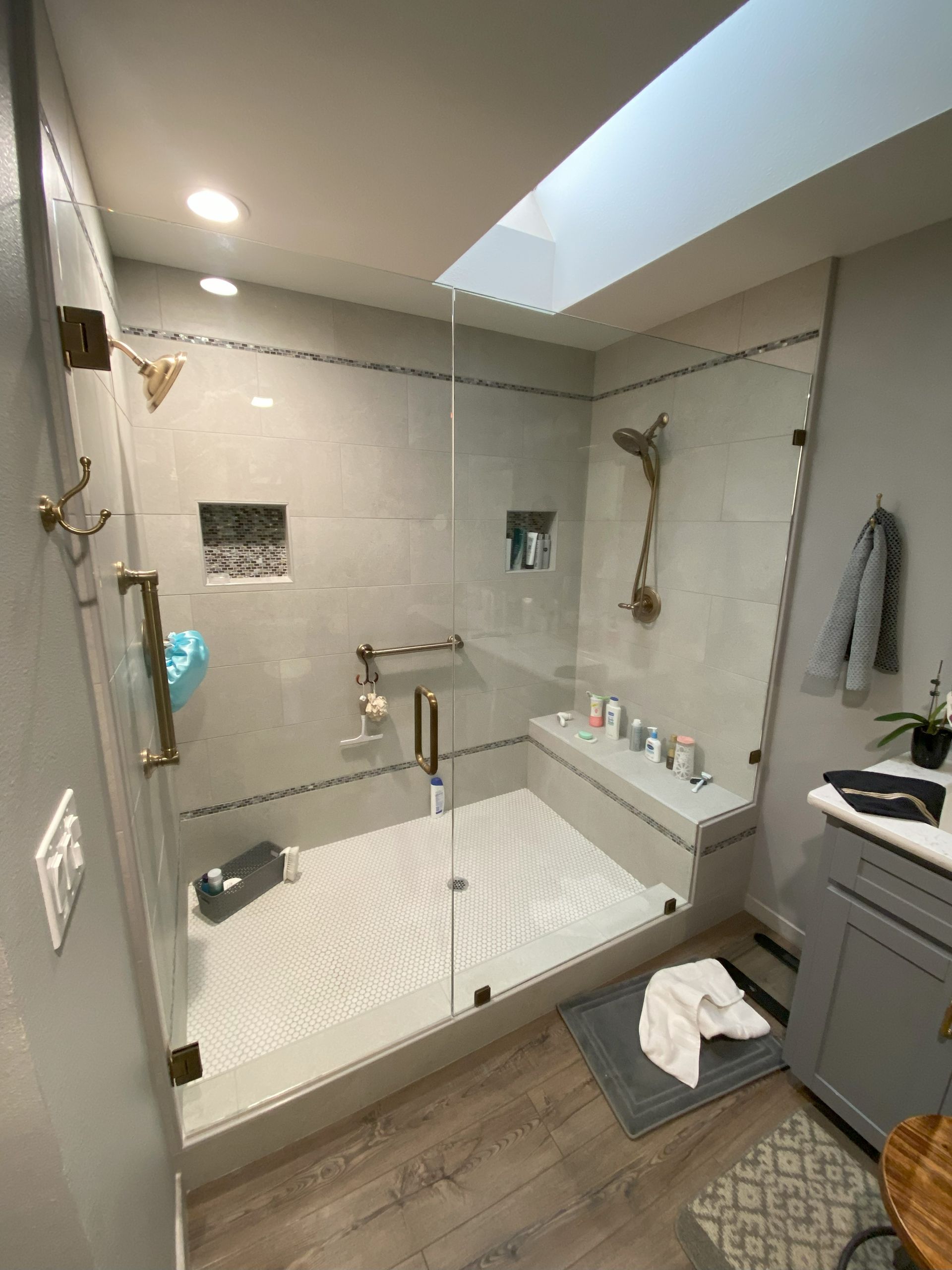 Modern frameless glass installation by Glassology with precision-aligned hardware
