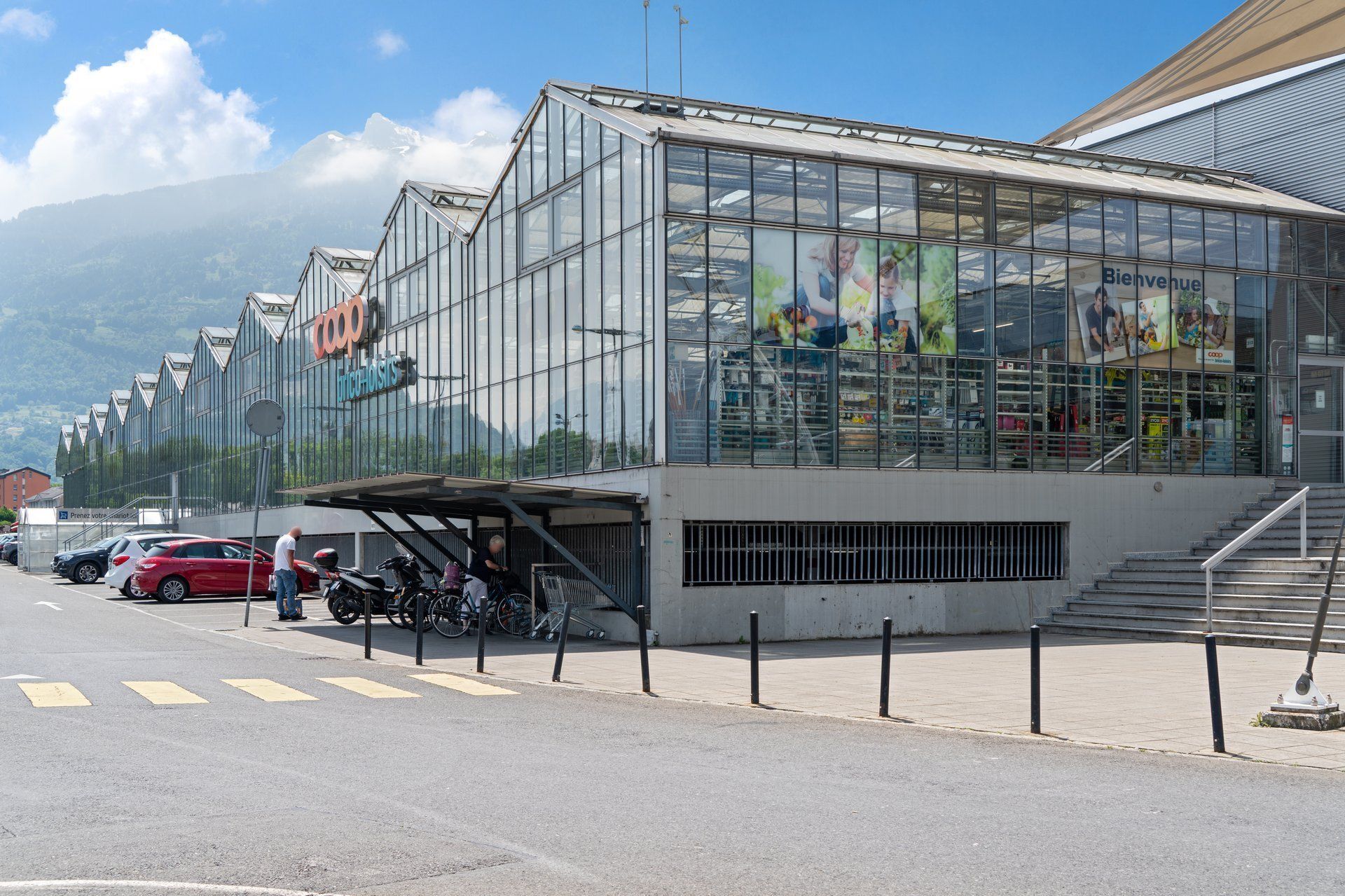 Coop brico loisirs dans le centre commercial Parc du Rhône en Valais
