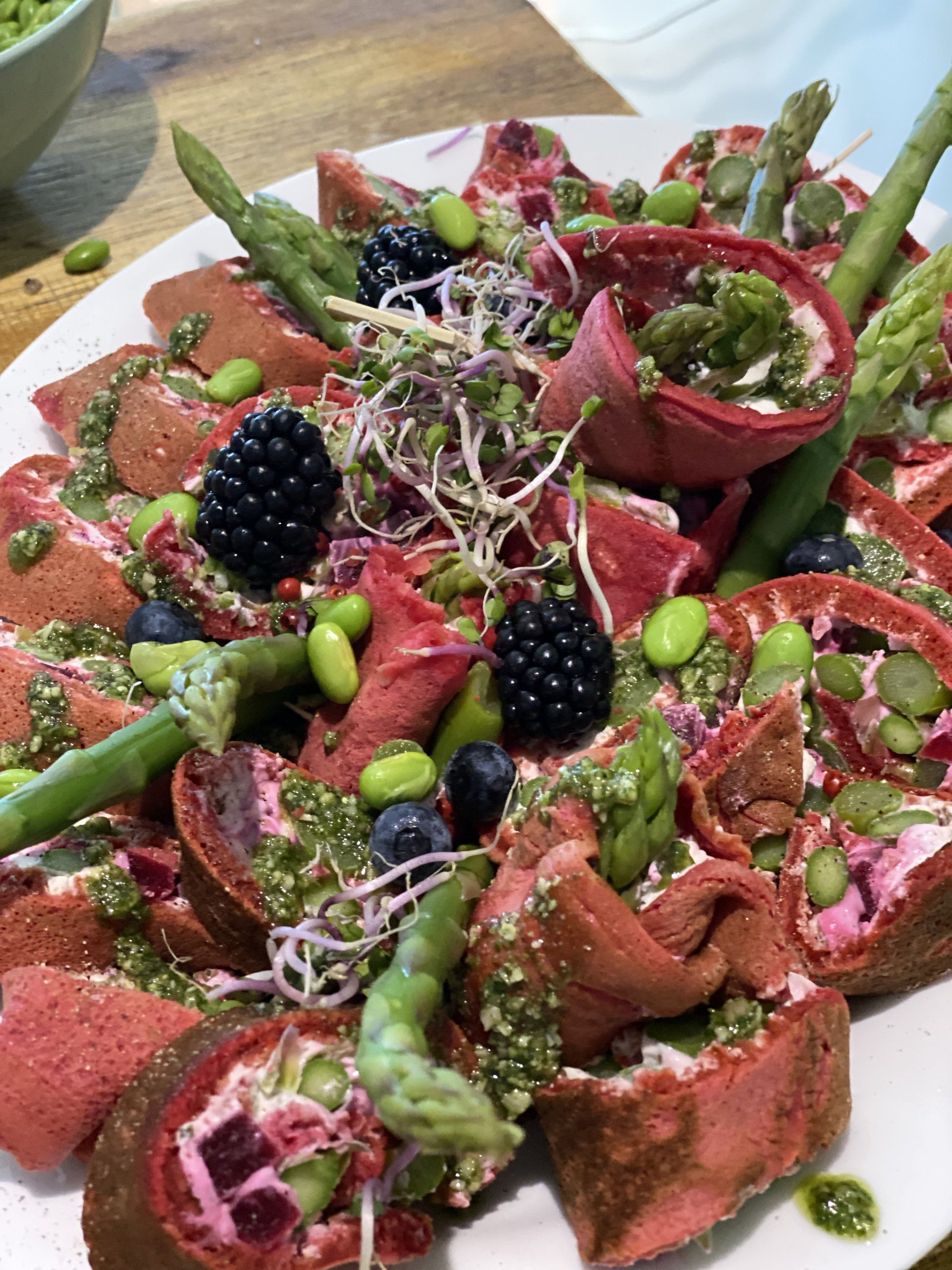 Catering Ausschnitte, die das Catering und Speisen zeigen, die außergewöhnlich toll aussehen und bestimmt auch so schmecken