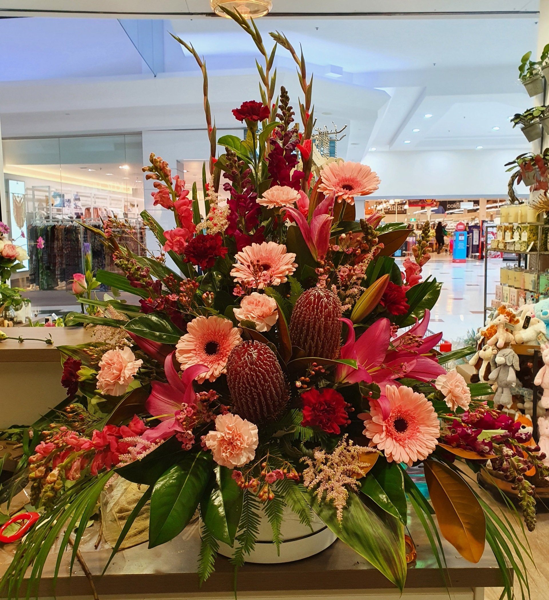 Flowers & Bouquets For Her Wynnum, QLD Wynnum Plaza Florist