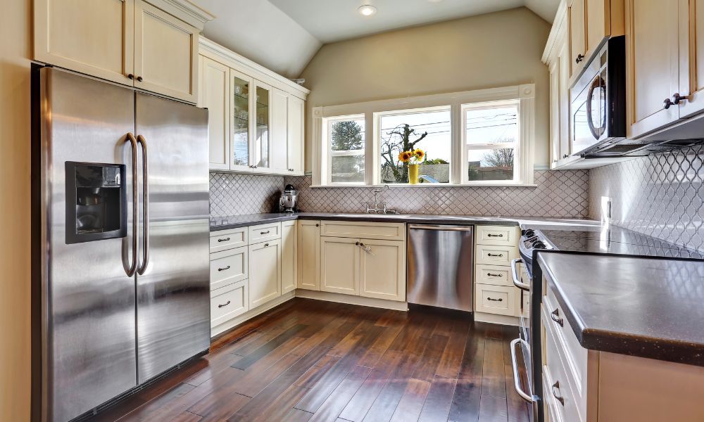 4 Reasons Why a Refrigerator Stops Cooling