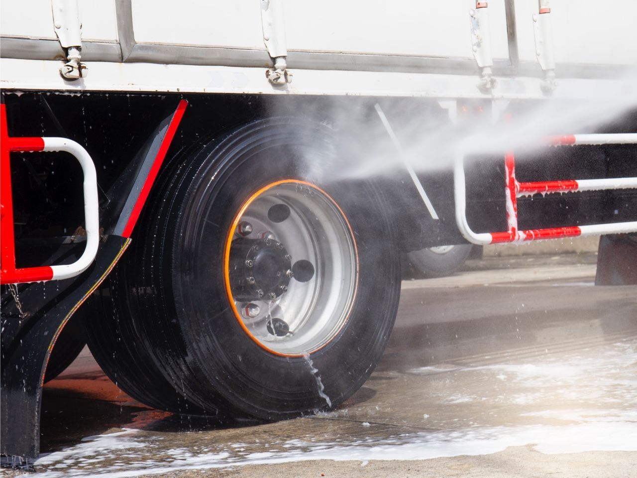 Semi truck detailing