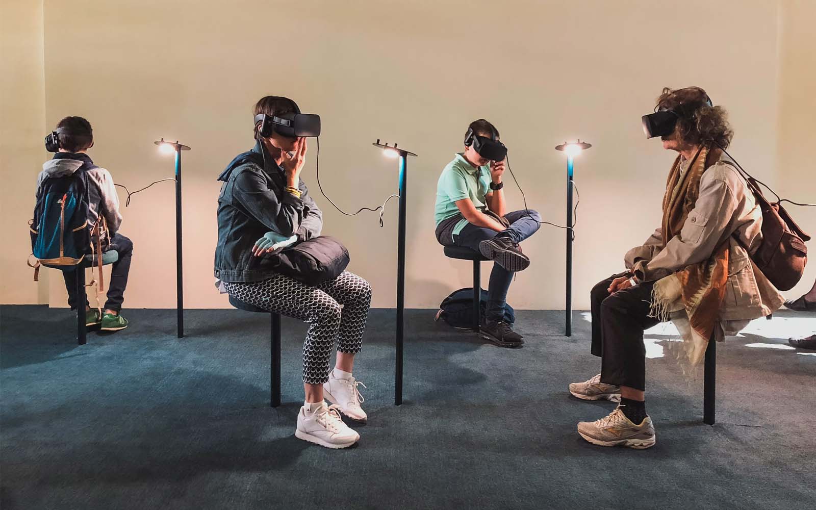 Peoples using VR headsets
