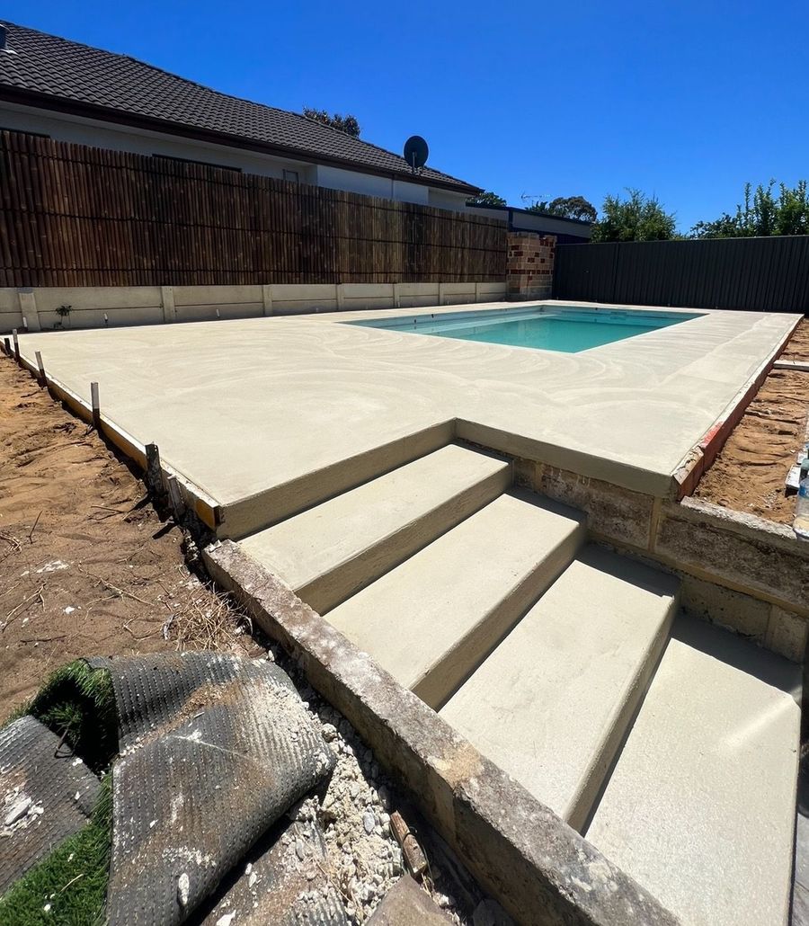 Liquid limestone pool area