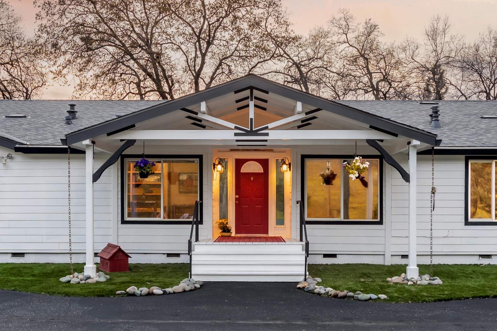 Grass Valley homes with cozy exteriors and spacious yards, perfect for a top realtor specializing in country properties.