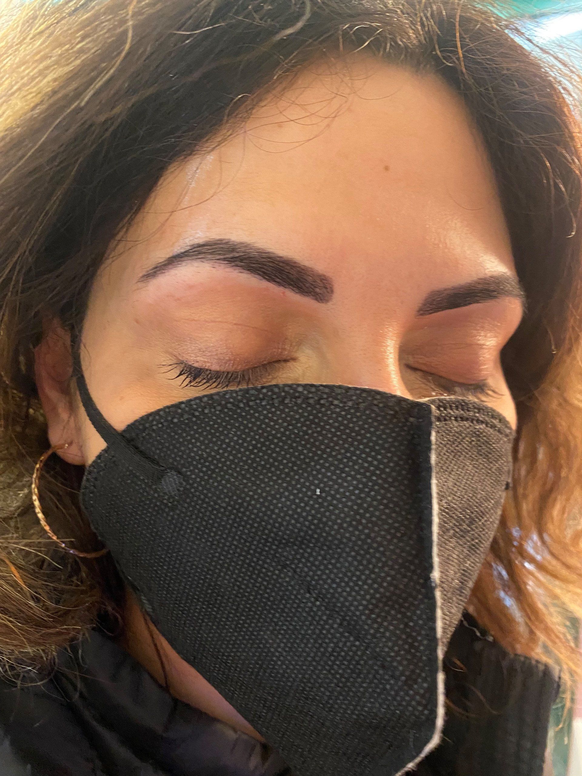 trucco semipermanente sopracciglia
