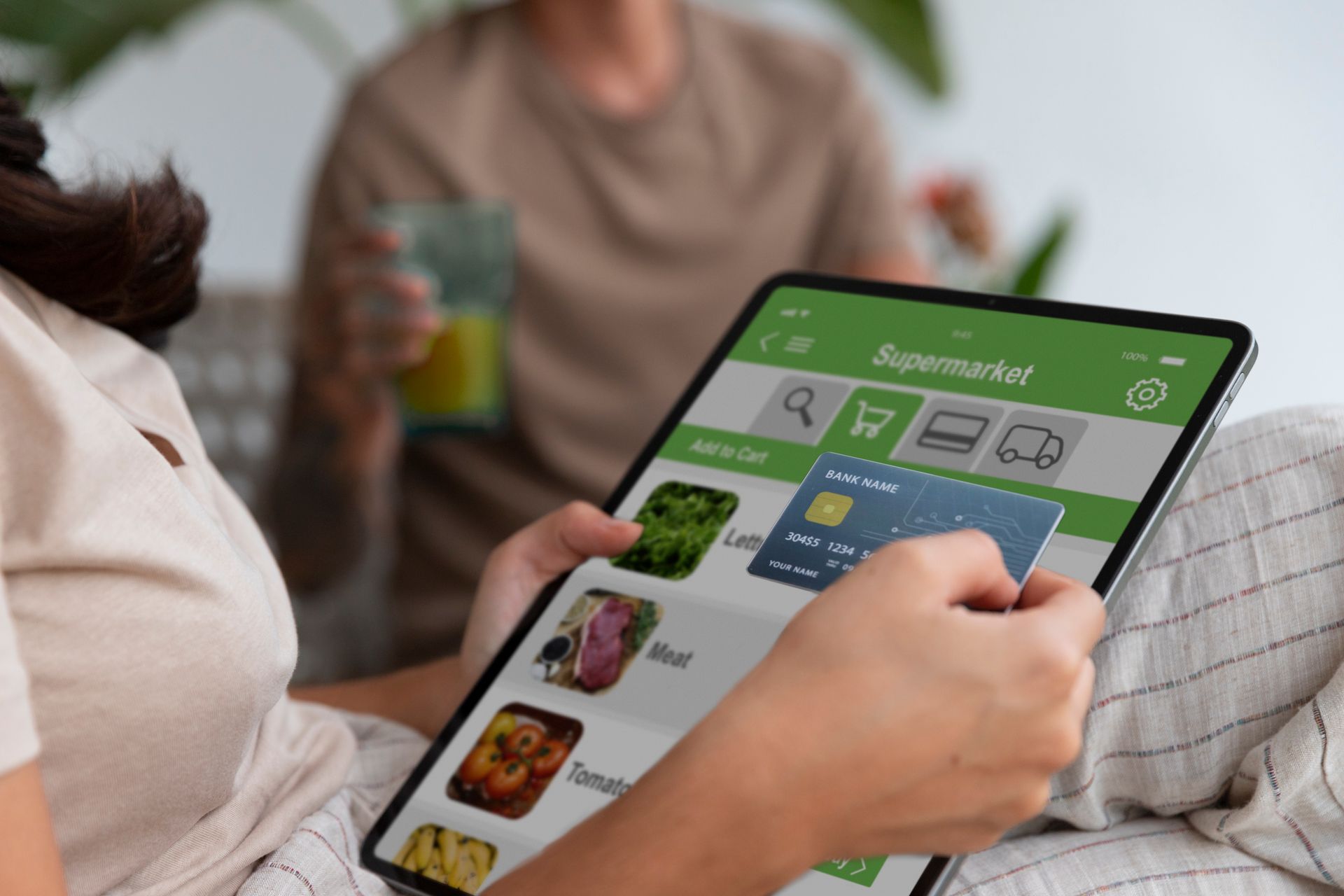 Khách hàng tìm kiếm thông tin trực tuyến trước khi mua hàng