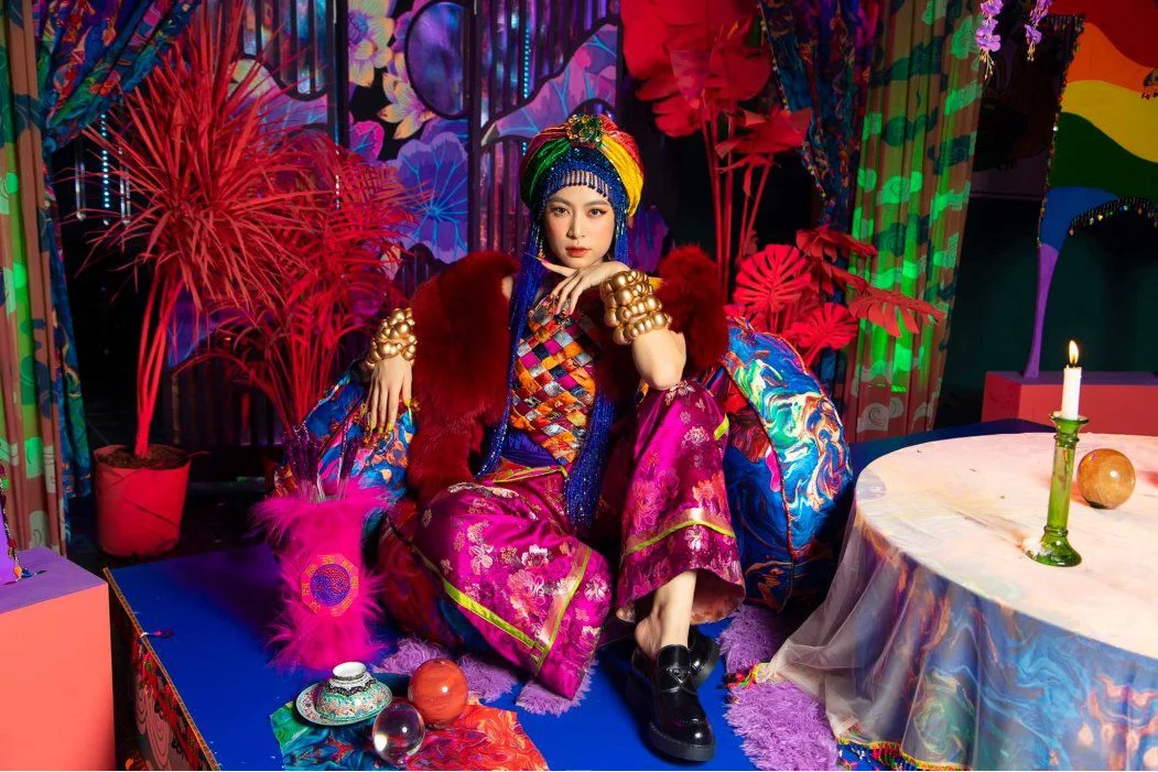 Tone màu trong MV của Hoàng Thùy Linh