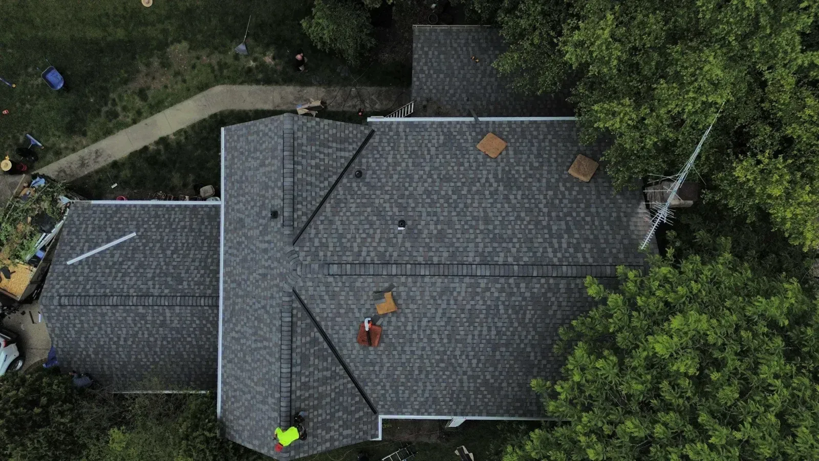 Drone view of a finished CertainTeed Landmark PRO Moire Black roof in Florence, KY