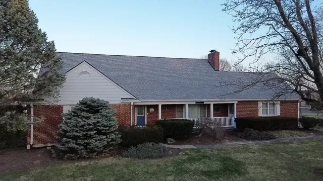 Pleasant Run, Cincinnati home with its new Cobblestone Grey Landmark PRO roof