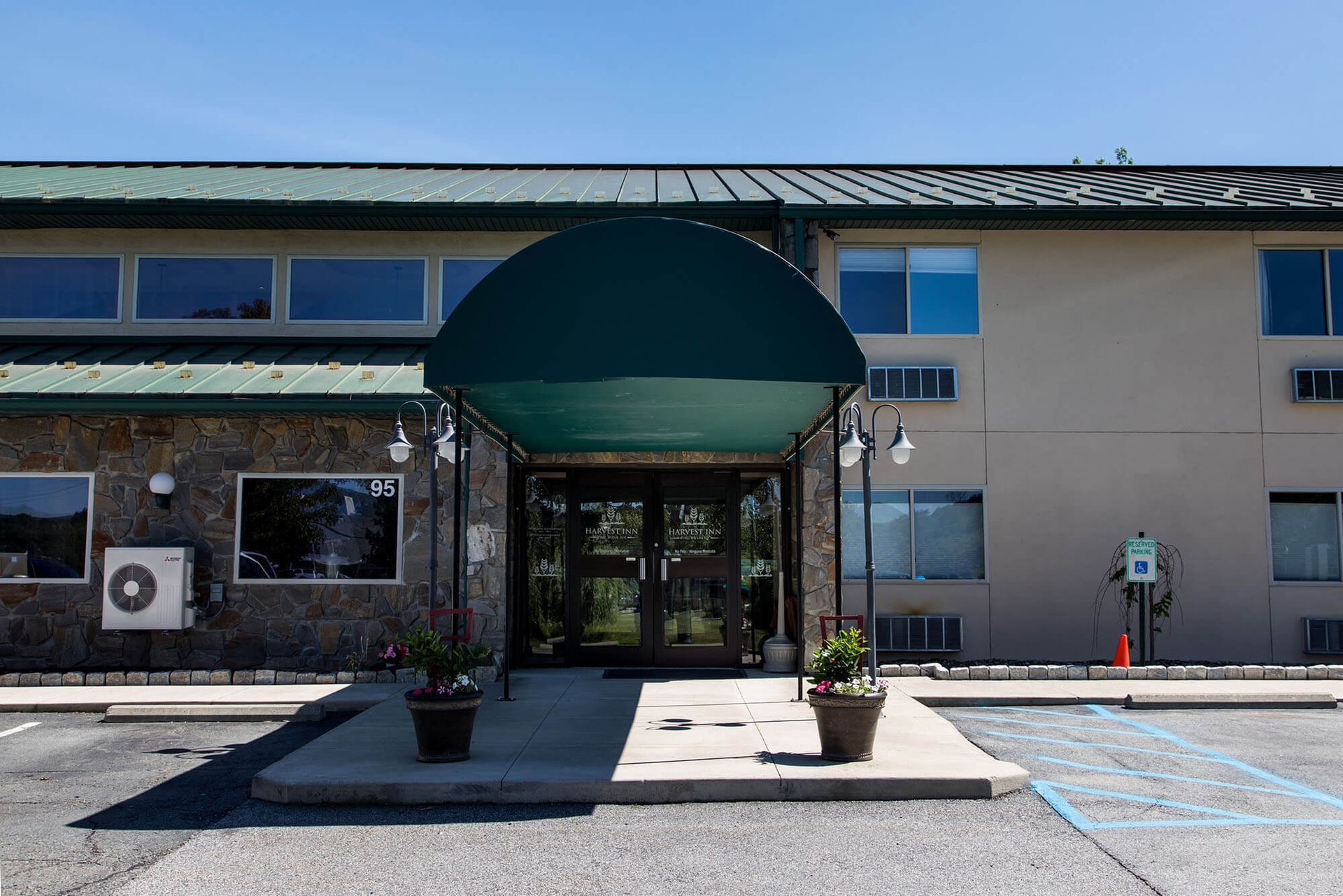 Harvest Inn entrance