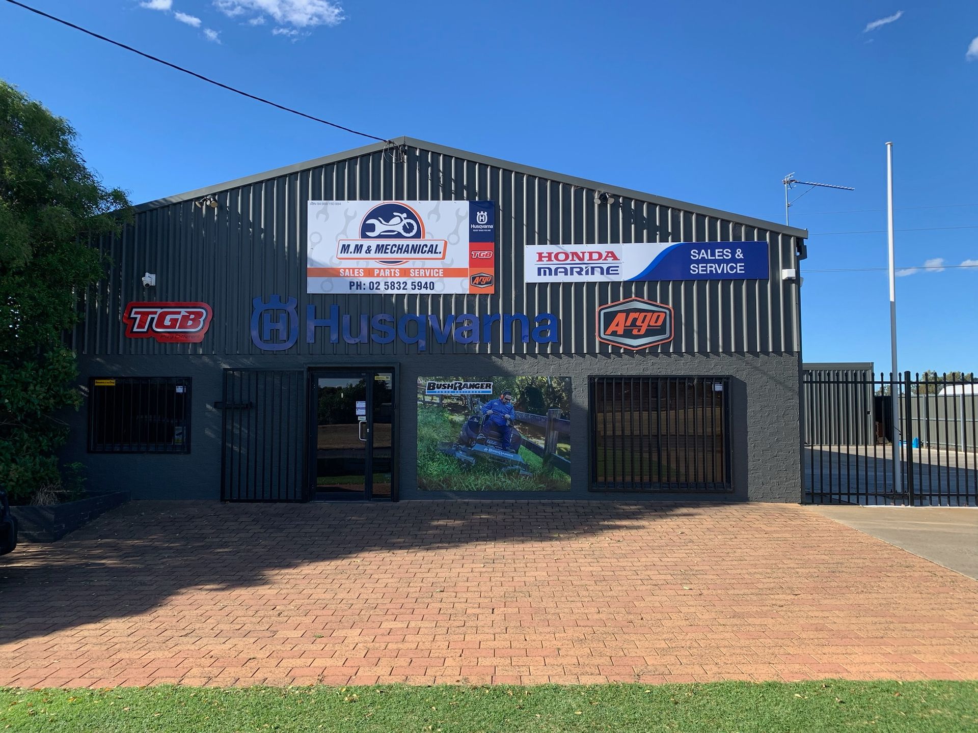 About Us | M.M & Mechanical