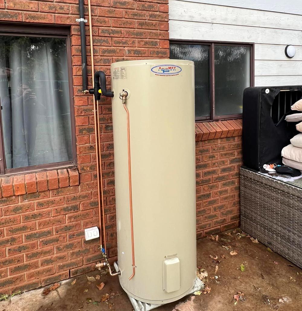 An Energy-efficient Hot Water System