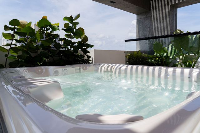 jacuzzi en hotel delamar