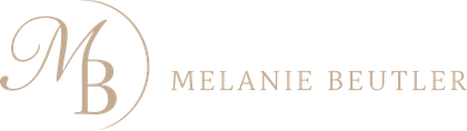 Auf weißem Hintergrund ist ein Logo von Melanie Beutler zu sehen.