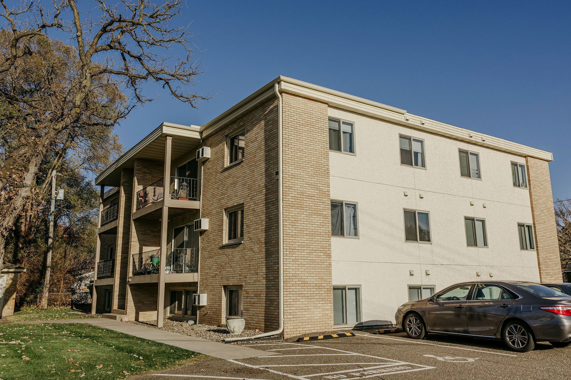 exterior of a Twin Cities apartment building - Skyline Real Estate Services