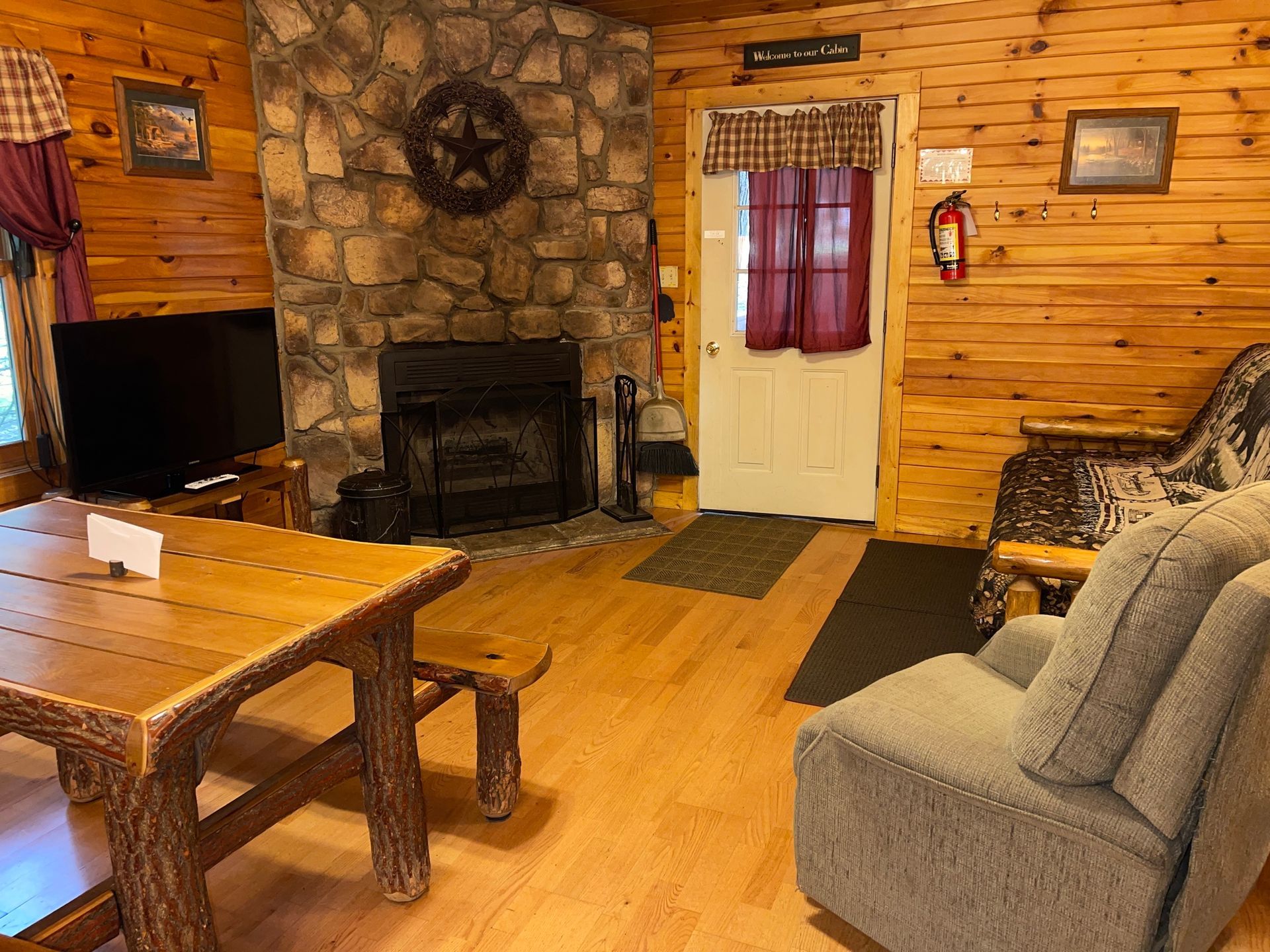 Cabin 6 with fireplace