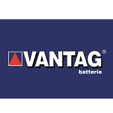 Logo della batteria VANTAG su sfondo blu scuro con emblema rosso e bianco