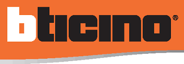Logo bticino in nero su sfondo arancione
