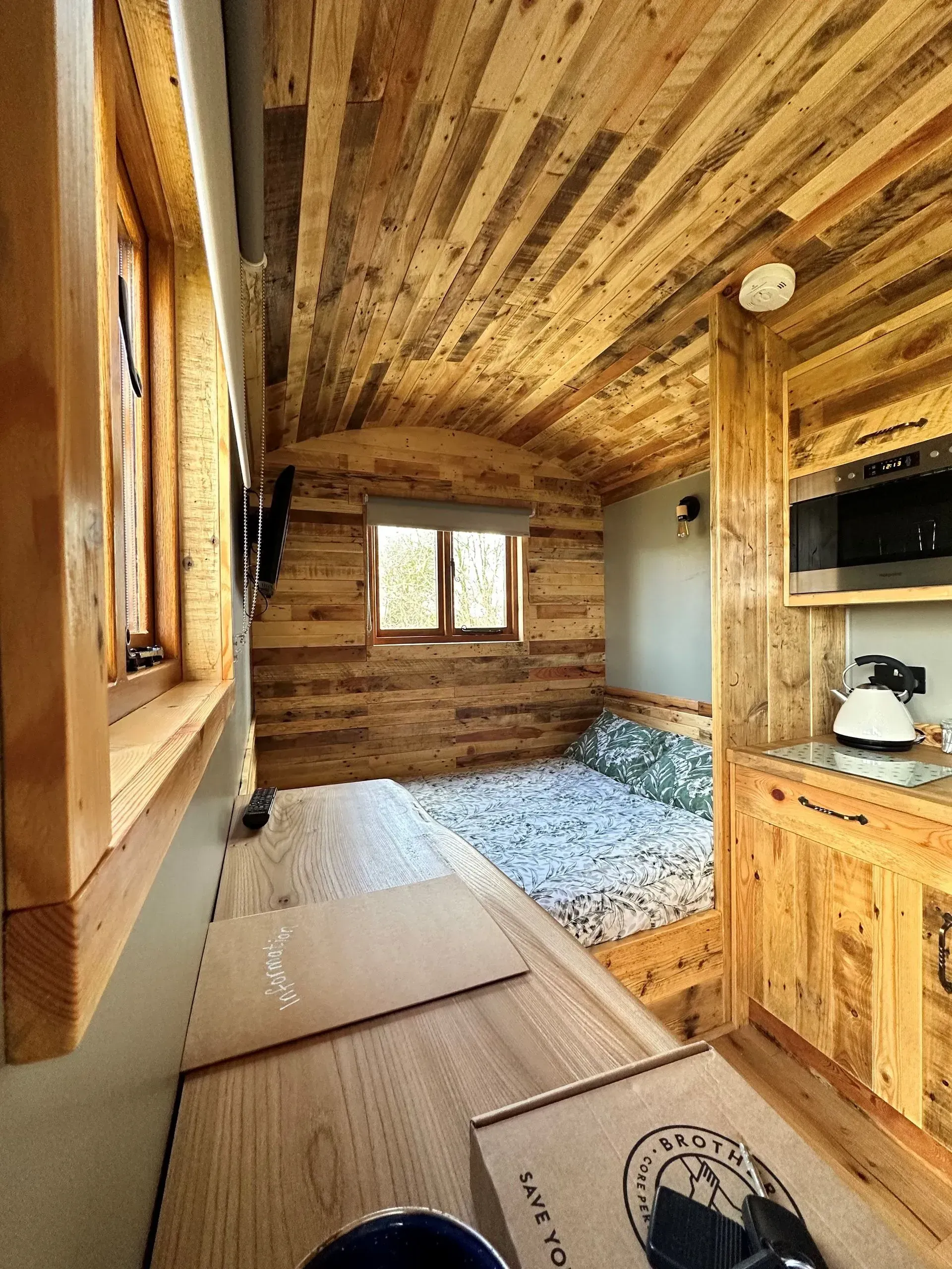 Eating area in Shepherds hut