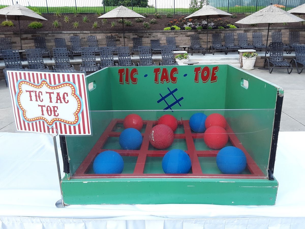 Tic Tac Toe Carnival Game