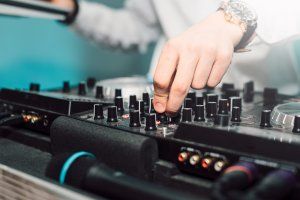 wedding dj