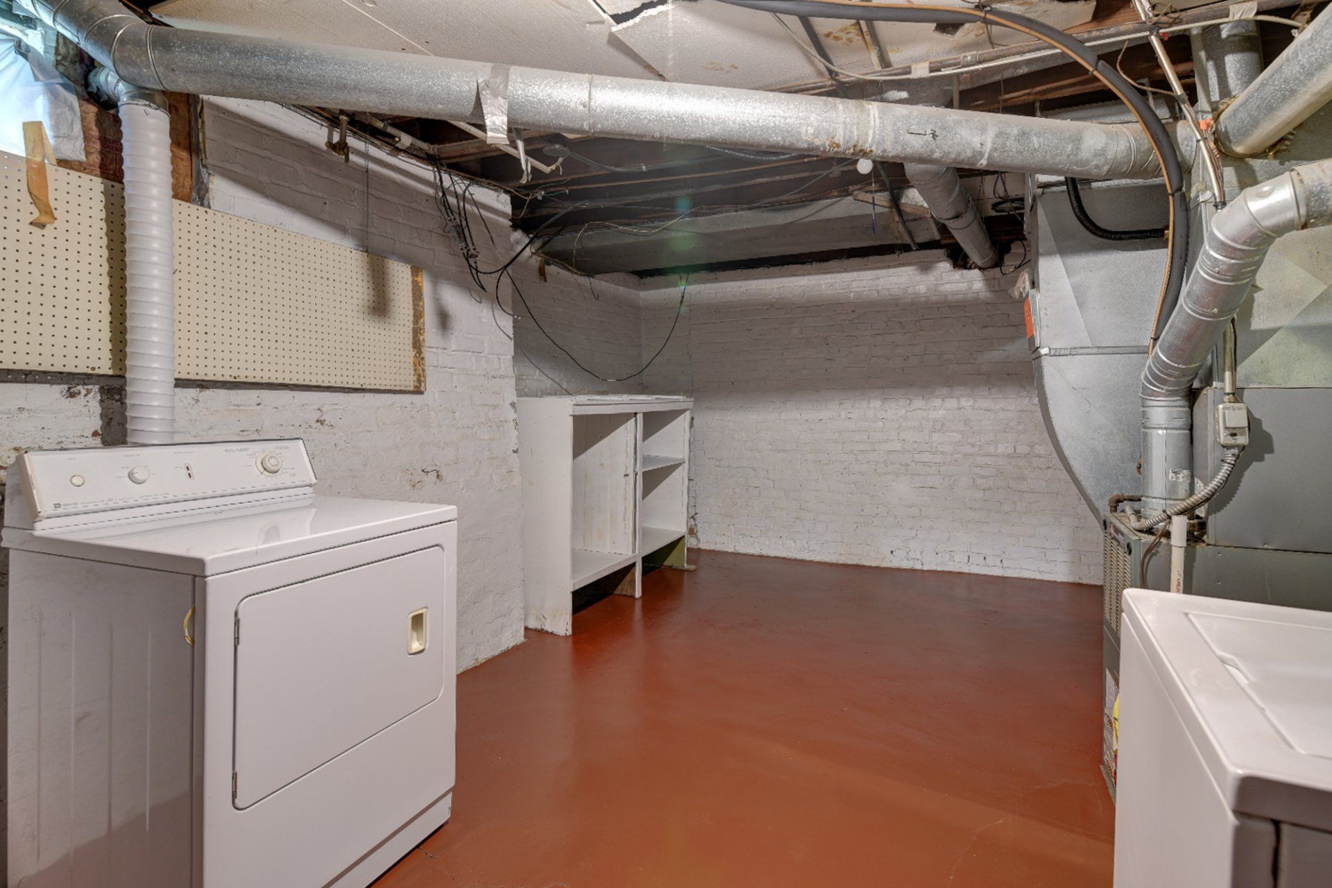 513 S 35th St laundry
