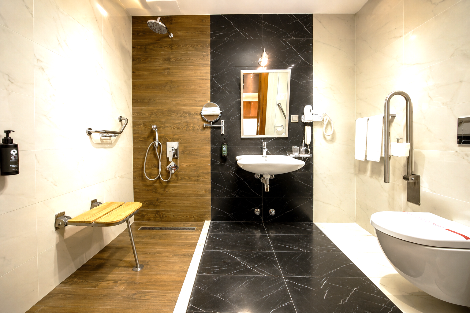 Ramada Plaza Samsun |  engelli erişimine uygun banyo.