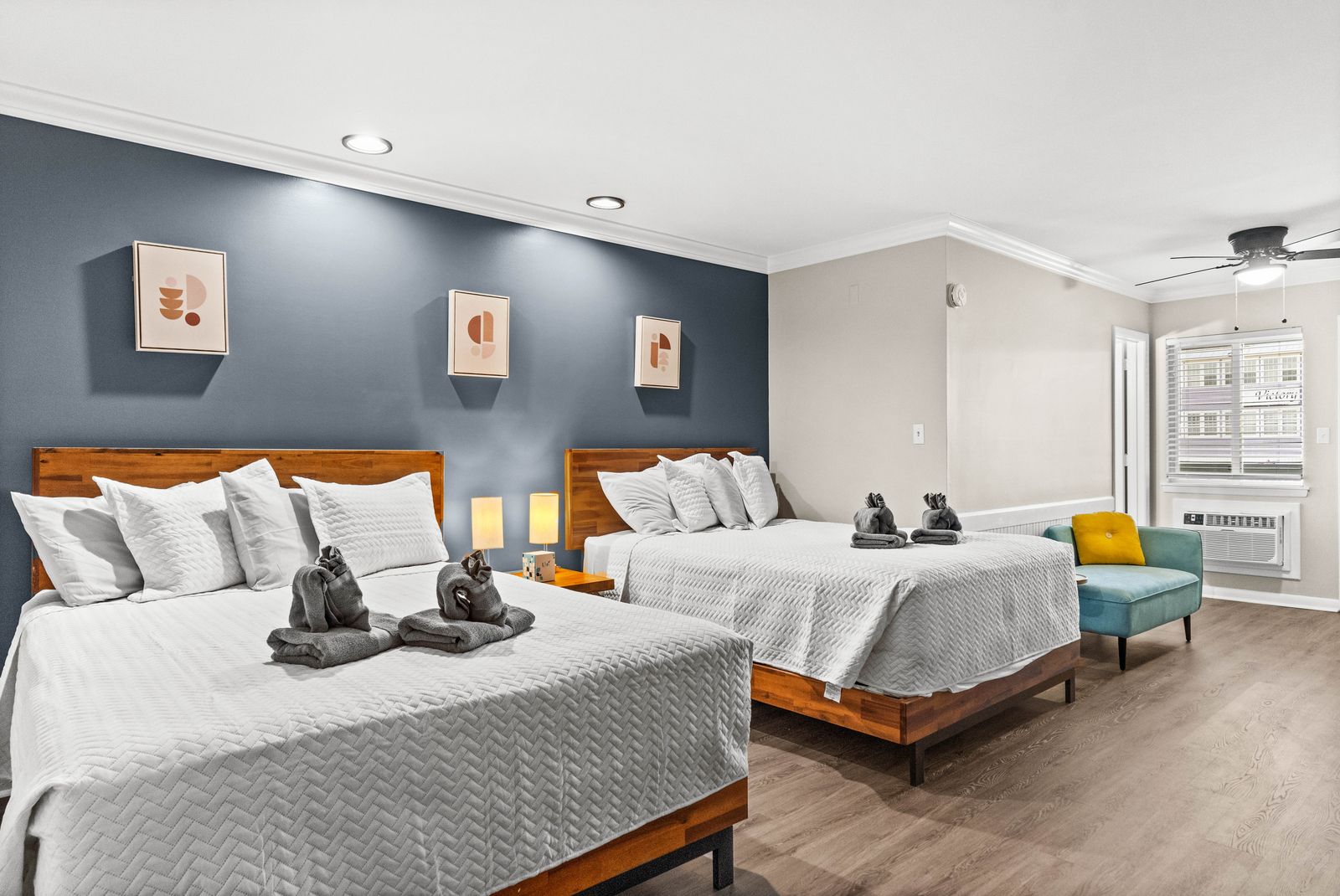 2 queen beds at Dry Dock Inn