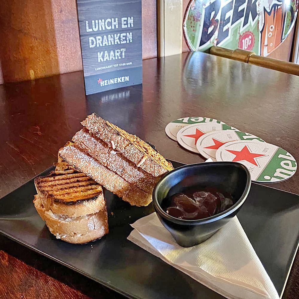 cafe tante pietje tosti