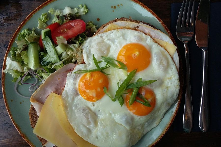 cafe tante pietje classic hamburger