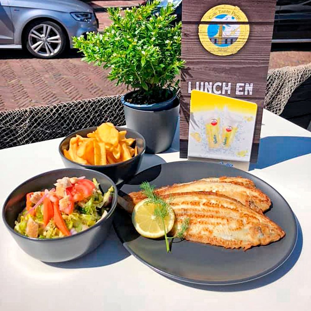 sliptong café Tante Pietje Den oever