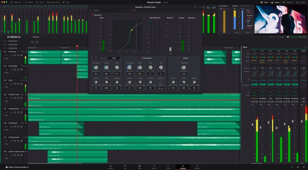 Tratamento e mixagem de Áudio A computer screen with a lot of green lines on it