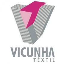 É o logotipo de uma empresa chamada Vicunha Textil.