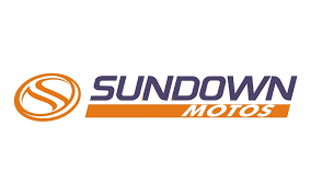 Um logotipo para sundown motos é mostrado em um fundo branco