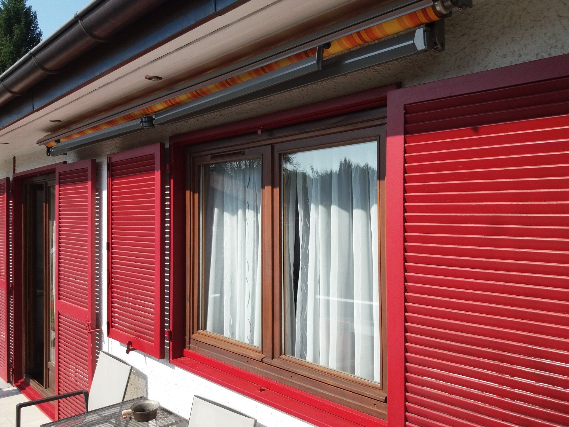 Volets contrevents rouges