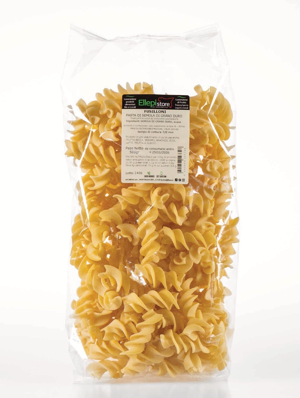 Un sacchetto di pasta a spirale con un'etichetta sopra