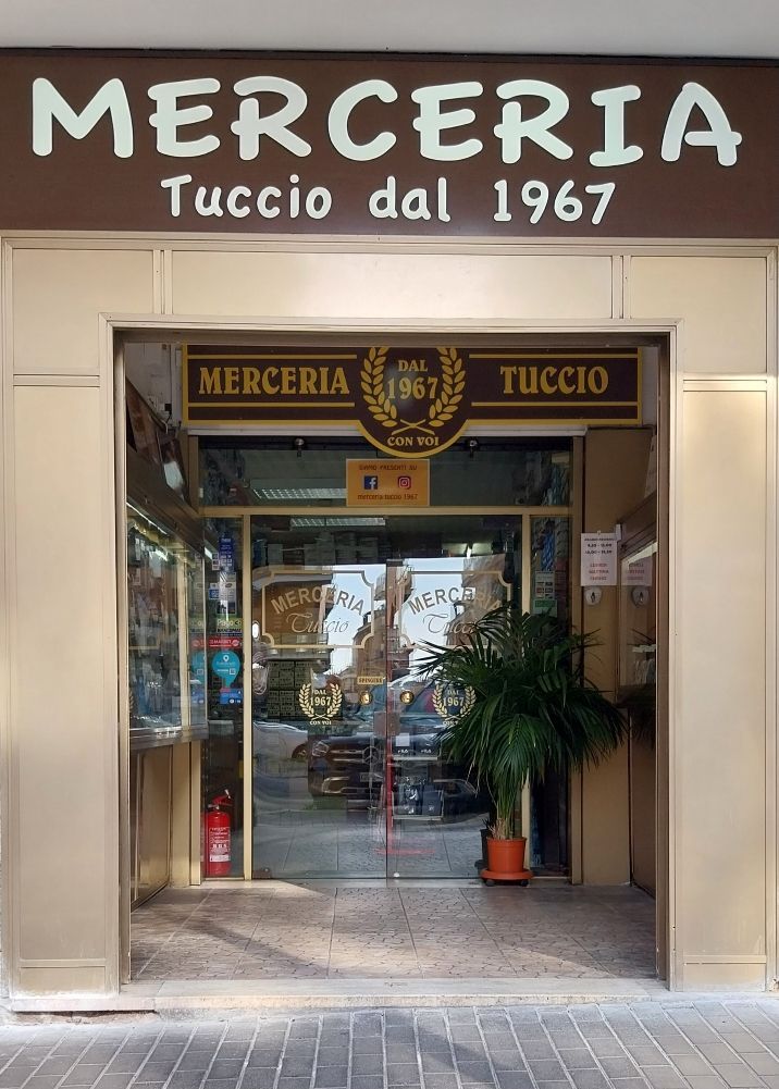 CHI SIAMO