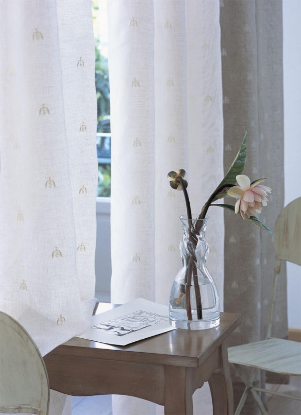 tenda bianca con elementi decorativi - Ugo Home bologna