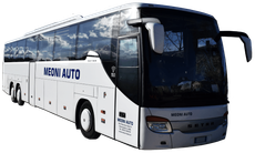 Autobus bianco con il marchio “MEDINAUTO” su sfondo bianco.