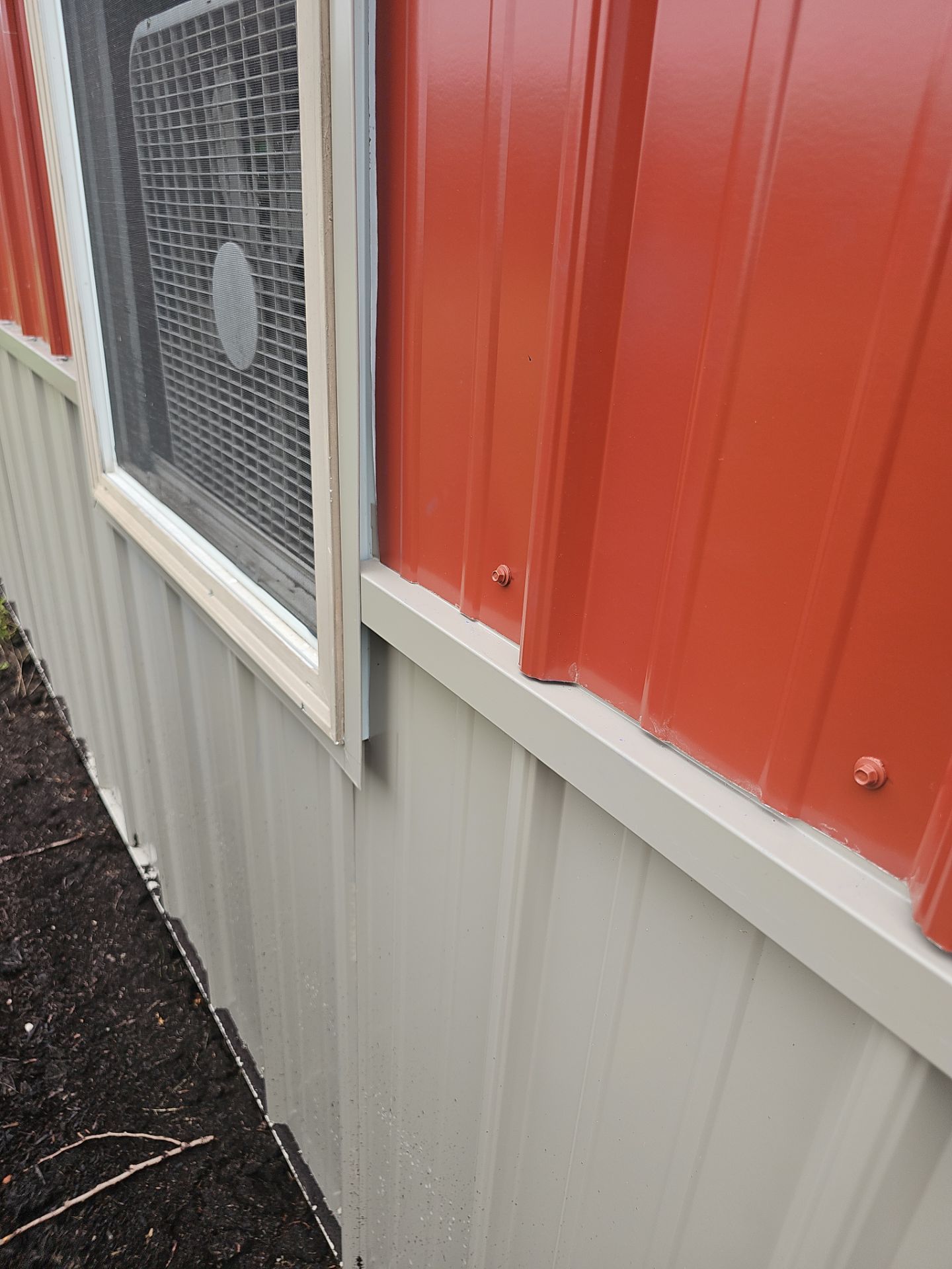 REPLACE_METAL_SIDING_PROJECT_ALT_TEXT_02