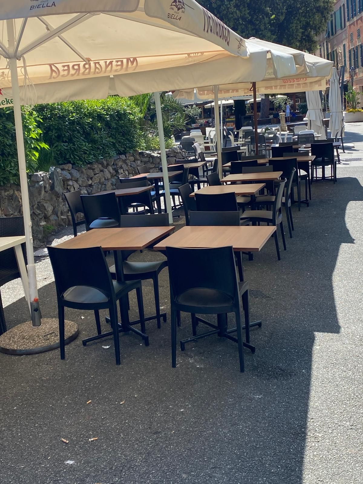 LA-GIOIA-PIZZERIA-E-KEBAB SPAZI ESTERNI FOTO 5