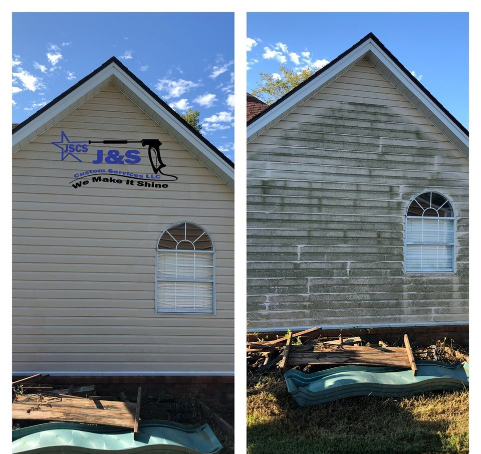 Before and after of house siding wash in Arkansas Before and after of house siding wash in Arkansas