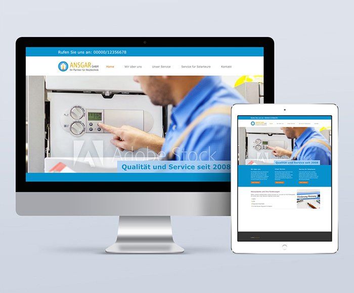 Auf einem Computer und einem Tablet wird eine Website angezeigt.