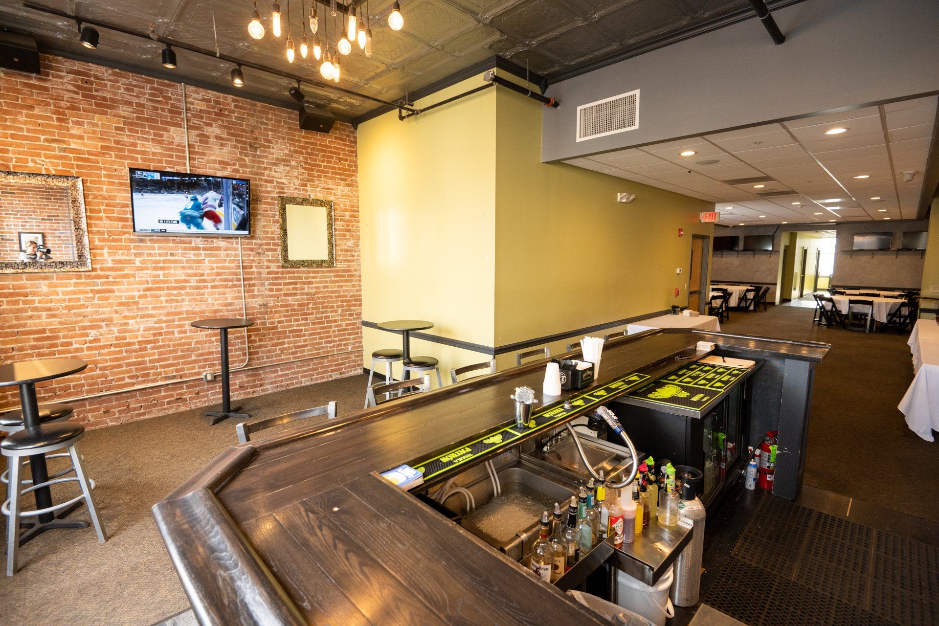 bullpen tavern 216 event space