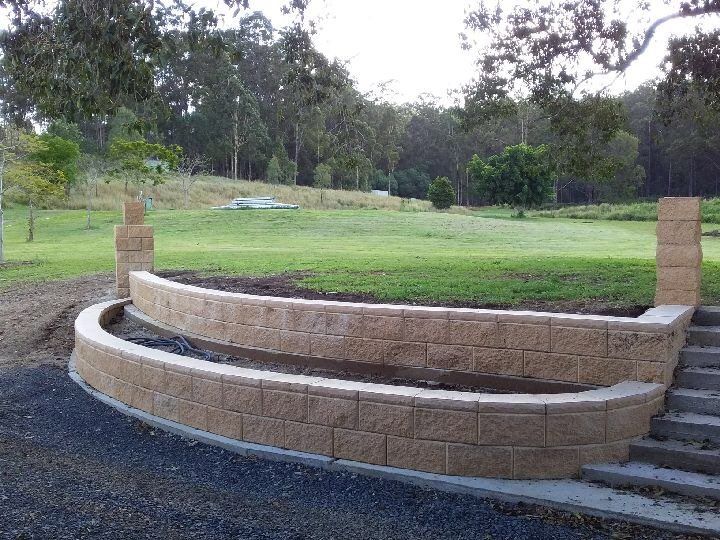 retaining wall construction ipswich