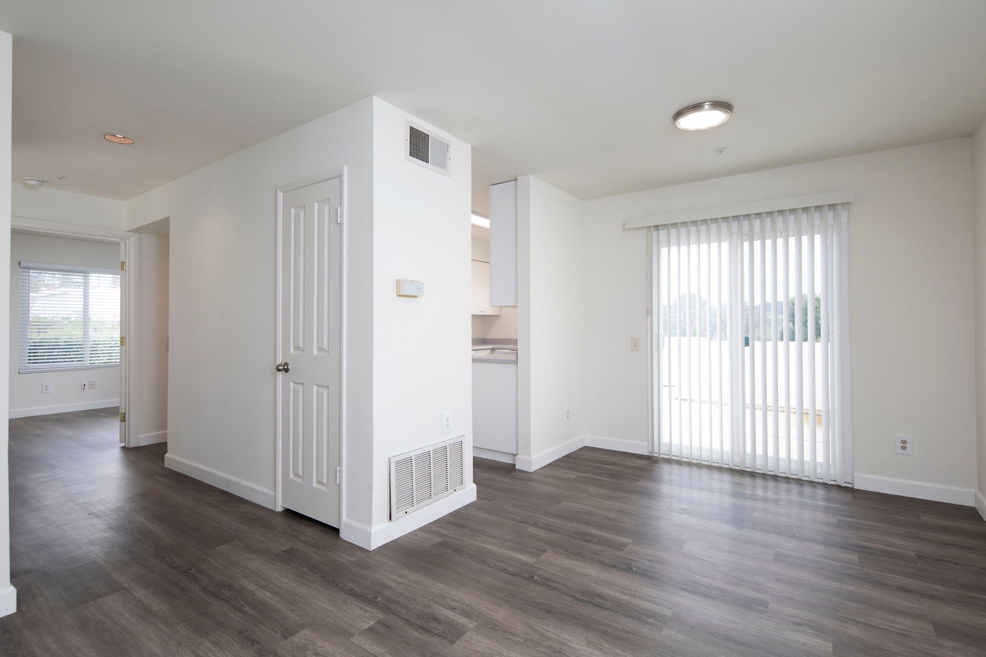 Cardiff by the Sea Interior Photo