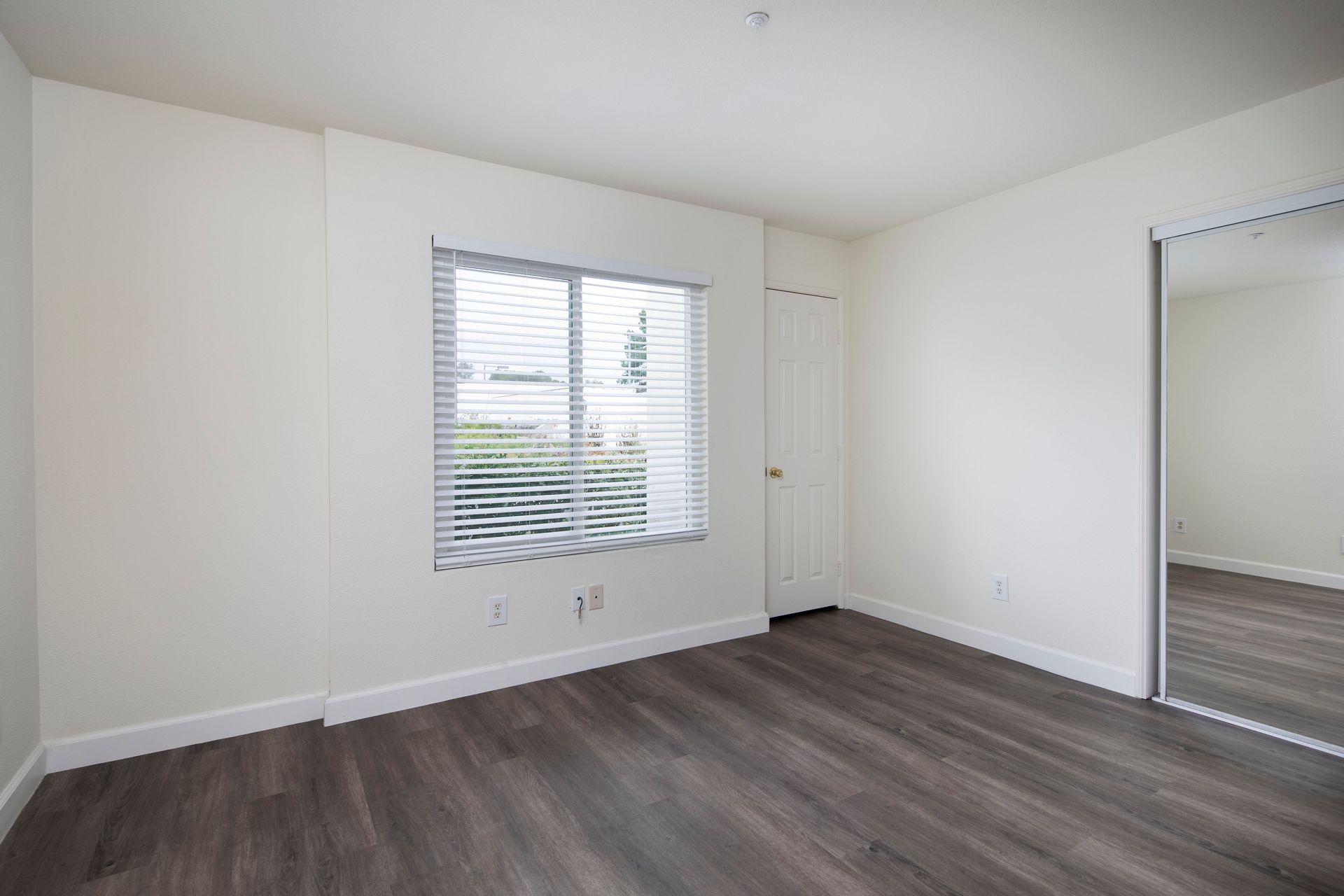 Cardiff by the Sea Interior Photo